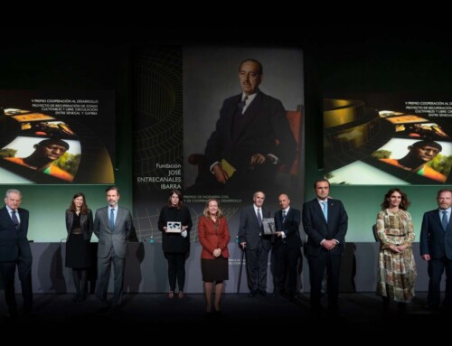 Javier Manterola Armisén recibe el Premio Internacional de Ingeniería Civil de la Fundación José Entrecanales Ibarra.