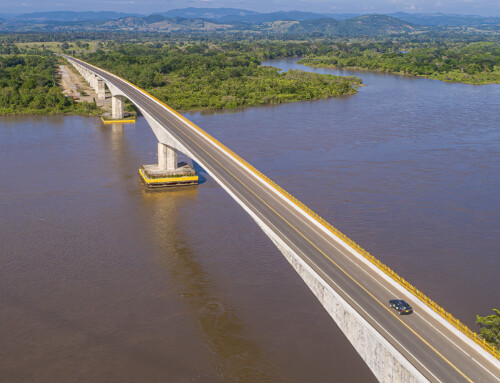 The President of Colombia inaugurates the new bridge over the Magdalena River. Colombia.