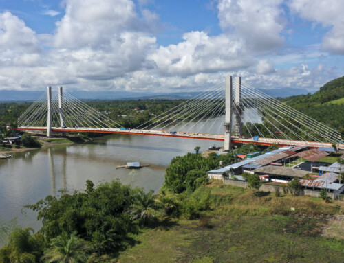 Bridge over Huallaga river in Santa Lucía. Departament of San Martin. Perú. Under construction.