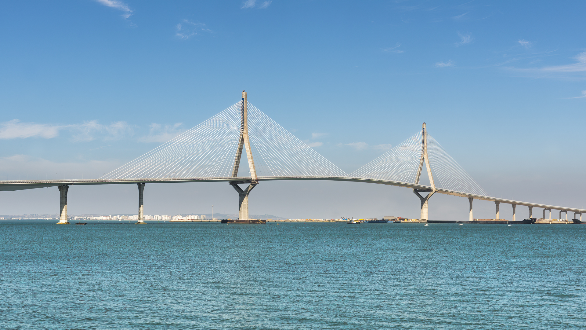 Puente de la Constitución de 1812 sobre la Bahía de Cádiz. España. 2015.