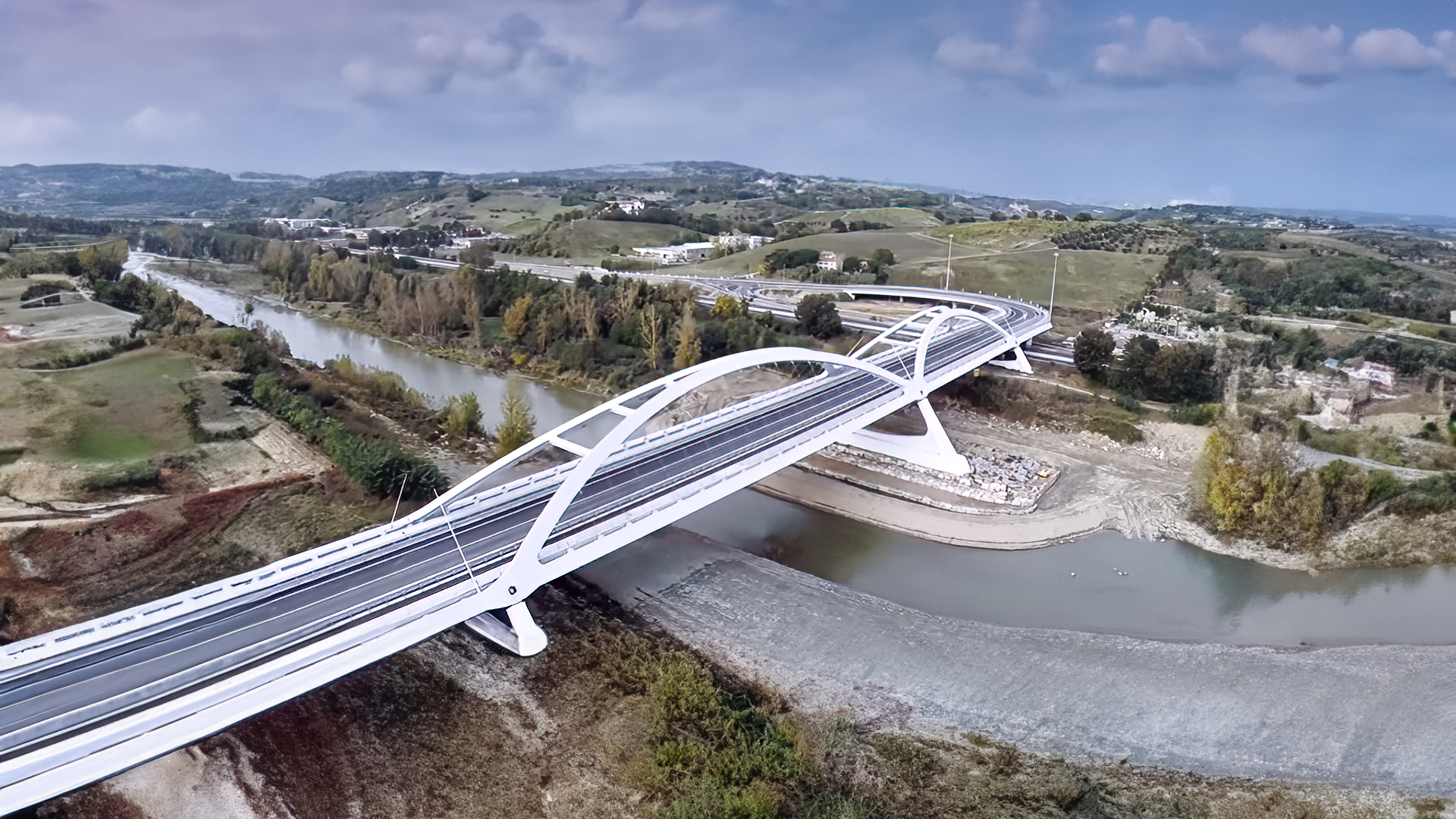 Puente Leonardo sobre el río Arno. Arezzo. Italia. 2014.
